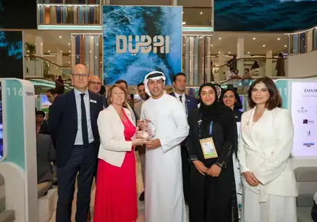 «دبي للتسويق السياحي» تفوز بجائزة أفضل جناح مستدام «دبي للتسويق السياحي» تفوز بجائزة أفضل جناح مستدام