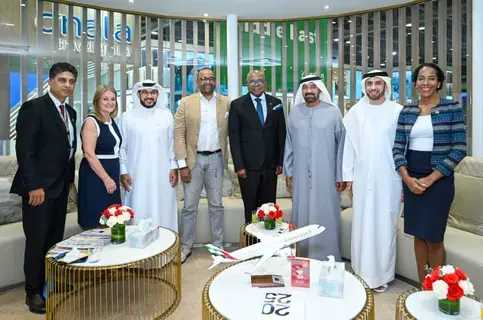 وفد من حكومة جامايكا يبحث تحسين الربط الجوي مع طيران الإمارات وفد من حكومة جامايكا يبحث تحسين الربط الجوي مع طيران الإمارات