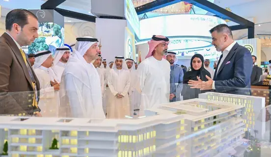 مشاريع «الزوراء» تجذب اهتمام زوار «عجمان العقاري» مشاريع «الزوراء» تجذب اهتمام زوار «عجمان العقاري»