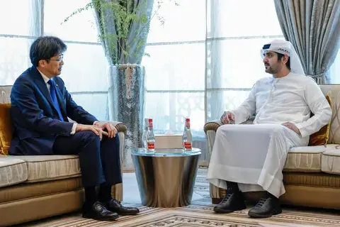 مكتوم بن محمد يبحث توسيع الشراكات مع رئيس «ميزوهو العالمية» مكتوم بن محمد يبحث توسيع الشراكات مع رئيس «ميزوهو العالمية»