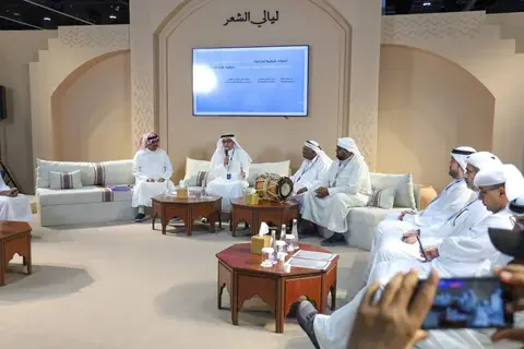 قصائد «العازي» و«المنكوس» تضيء ليالي الشعر قصائد «العازي» و«المنكوس» تضيء ليالي الشعر