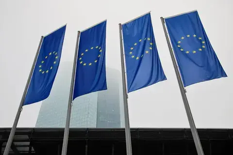 التضخم في منطقة اليورو يستقر عند 2.2% خلال إبريل التضخم في منطقة اليورو يستقر عند 2.2% خلال إبريل