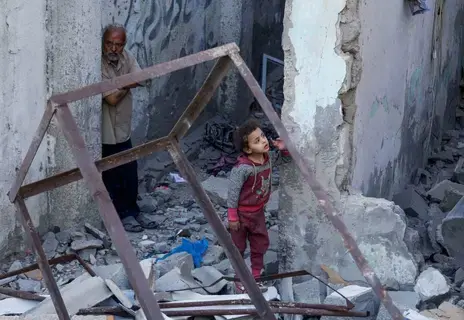 بينهم ثلاثة رضع..11 قتيلاً في غارة إسرائيلية على غزة بينهم ثلاثة رضع..11 قتيلاً في غارة إسرائيلية على غزة