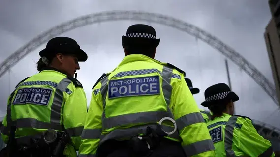 بريطانيا: اعتقال 8 أشخاص بينهم 7 إيرانيين في عدد من المداهمات بريطانيا: اعتقال 8 أشخاص بينهم 7 إيرانيين في عدد من المداهمات