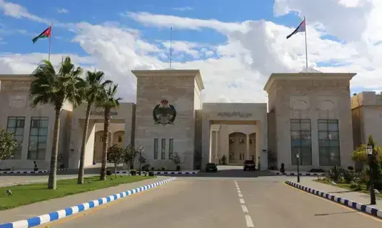 مصرع بلجيكية وابنها جراء سيول الأردن مصرع بلجيكية وابنها جراء سيول الأردن
