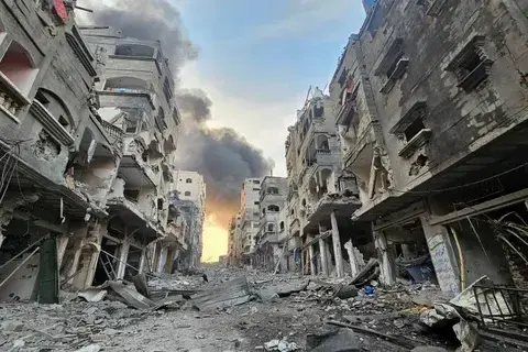 وزير إسرائيلي: غزة ستدمر بالكامل.. والفلسطينيون سيغادرون إلى دولة ثالثة وزير إسرائيلي: غزة ستدمر بالكامل.. والفلسطينيون سيغادرون إلى دولة ثالثة