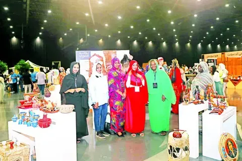 الإمارات تحتضن السودانيين وتوثق العلاقة بين الشعبين الشقيقين الإمارات تحتضن السودانيين وتوثق العلاقة بين الشعبين الشقيقين