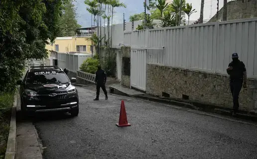 روبيو: نقل معارضين فنزويليين مختبئين في سفارة الأرجنتين إلى أمريكا روبيو: نقل معارضين فنزويليين مختبئين في سفارة الأرجنتين إلى أمريكا