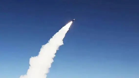 صاروخ أطلق من اليمن باتجاه إسرائيل سقط خارج الحدود صاروخ أطلق من اليمن باتجاه إسرائيل سقط خارج الحدود