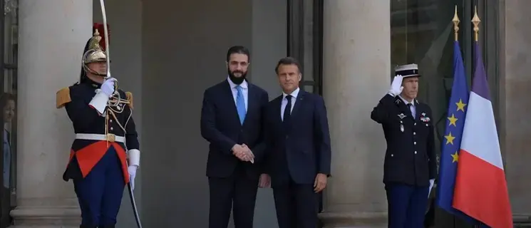 ماكرون يطالب الشرع بحماية جميع السوريين..ويؤيد رفع العقوبات تدريجياً ماكرون يطالب الشرع بحماية جميع السوريين..ويؤيد رفع العقوبات تدريجياً