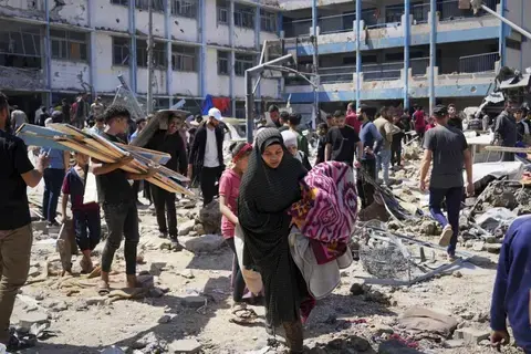 48 قتيلاً في غارات إسرائيلية على غزة 48 قتيلاً في غارات إسرائيلية على غزة
