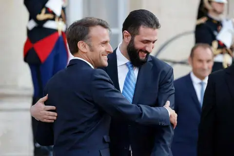 فرنسا تتعهد بالعمل لرفع العقوبات الأوروبية على سوريا فرنسا تتعهد بالعمل لرفع العقوبات الأوروبية على سوريا