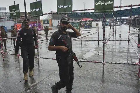 الهند تتهم باكستان باستهداف أراضيها بصواريخ ومسيّرات الهند تتهم باكستان باستهداف أراضيها بصواريخ ومسيّرات