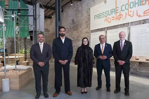 وزير الثقافة يفتتح جناح الإمارات في بينالي البندقية وزير الثقافة يفتتح جناح الإمارات في بينالي البندقية