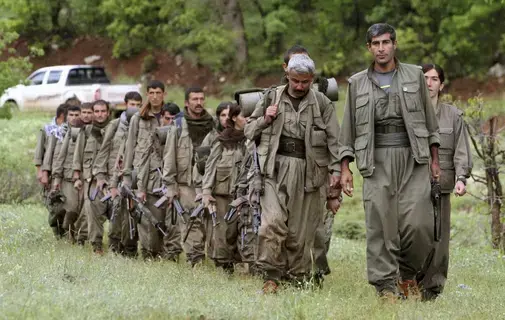 «الكردستاني» ينهي 40 عاماً من التمرد في تركيا ويلقي السلاح «الكردستاني» ينهي 40 عاماً من التمرد في تركيا ويلقي السلاح