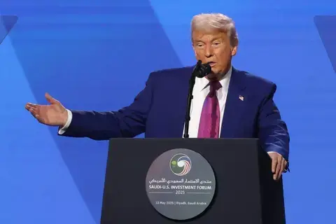 ترامب: إيران أكبر قوة مدمرة في الشرق الأوسط.. و«حزب الله» نهب لبنان ترامب: إيران أكبر قوة مدمرة في الشرق الأوسط.. و«حزب الله» نهب لبنان
