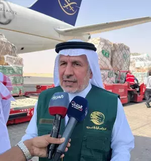 تدشين الجسر الجوي السعودي لإغاثة متضرري باكستان تدشين الجسر الجوي السعودي لإغاثة متضرري باكستان