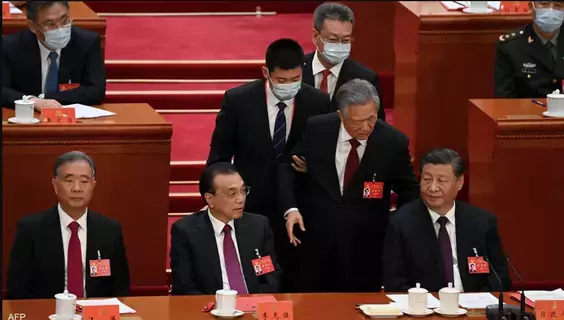 الصين تكشف سبب سحب الرئيس السابق أمام الكاميرات
