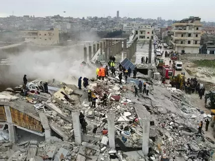 عدد ضحايا زلزال تركيا وسوريا يقفز إلى 2711 قتيلا