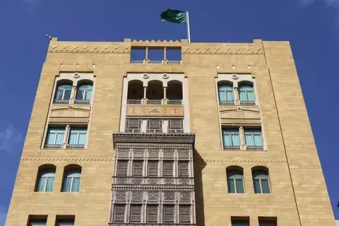 تعليمات لموظفي السفارة السعودية ببيروت بعدم الخروج للشارع