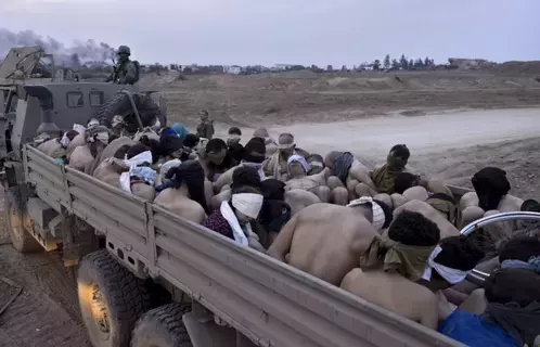 جدل بعد نشر صور اعتقال فلسطينيين عراة في غزة